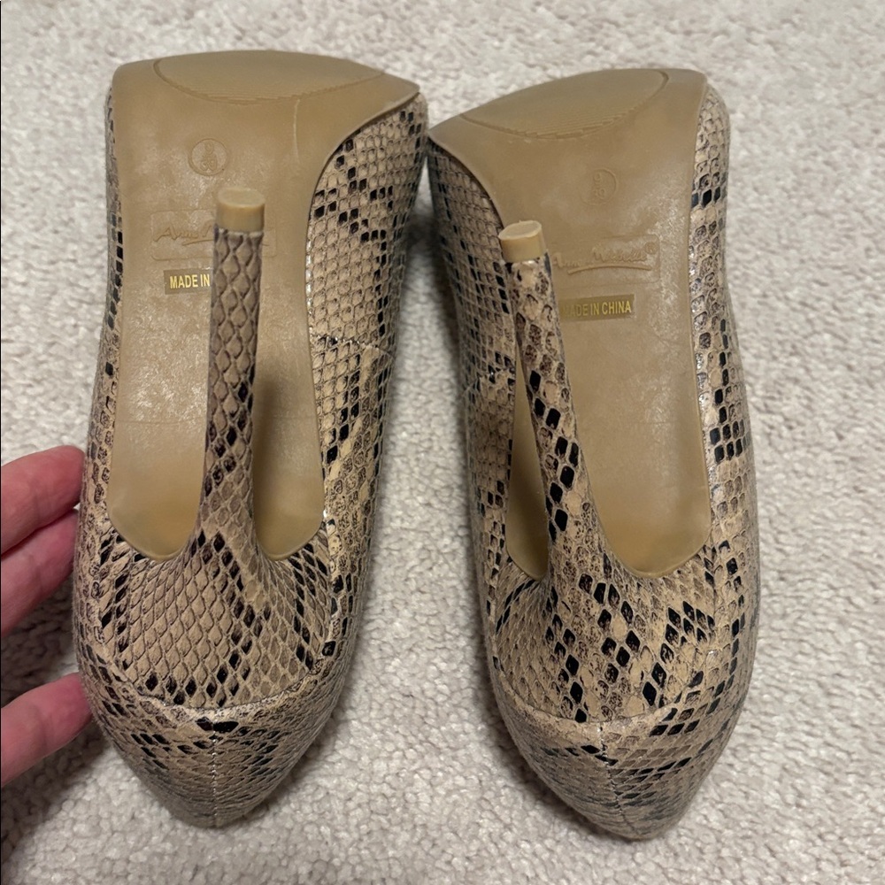 Snake Stilettos - Picture 5 of 9